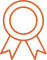 Icône Récompense et Certification - Symbole Qualité Icône de ruban ou de médaille stylisée en contour orange sur fond noir, symbolisant une récompense, une certification ou un gage de qualité.